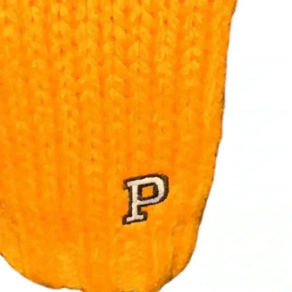 Two PINK Victoria Secret knitted boyfriend sweaters … - Picture 4 of 16